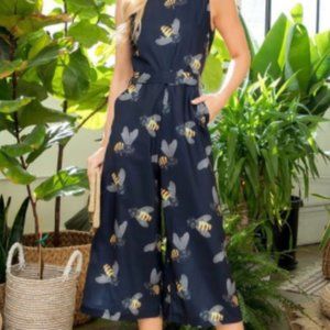 L. A. Soul capri-length jumpsuit | L | blue with bees